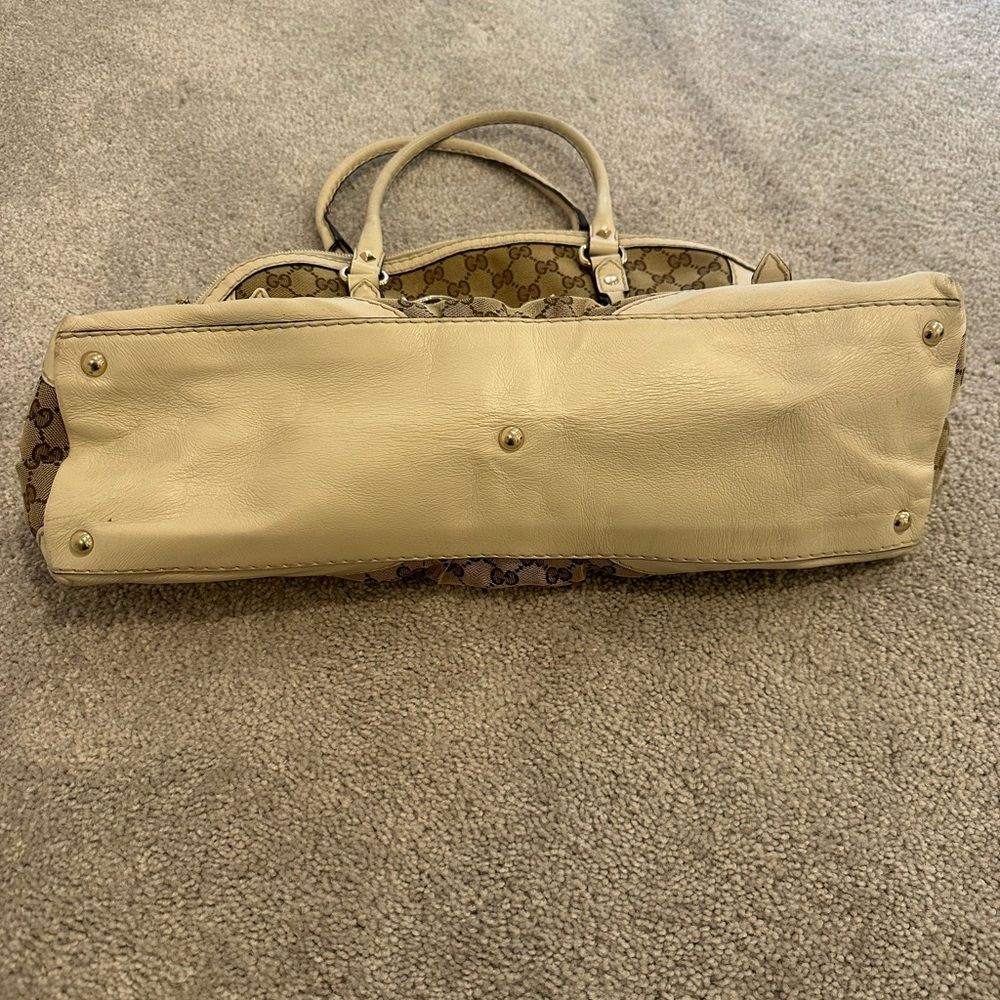 Authentic Gucci Handbag - Picture 4 of 8